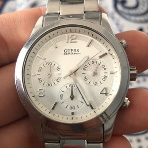 Guess Accessories - Silver GUESS Wrist Watch Guess Accessories - Silver GUESS Wrist Watch